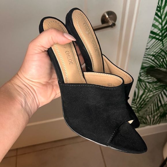 Chase + Chloe Shoes - Chase + Chloe Black Faux Suede Mules, Excellent Condition, Size 9